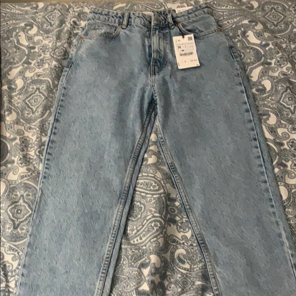 Light washed mom jeans from Zara